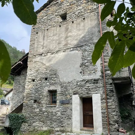 La Torre Colombaia - Monumento Del 1400 Arnad