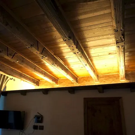 La Torre Colombaia - Monumento Del 1400 Appartement Arnad